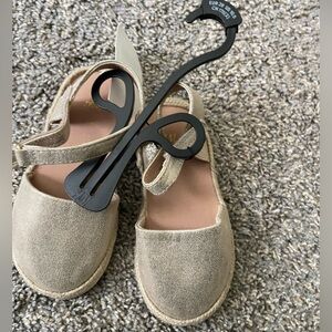 New H&M gold girls Sandals size 10.5 (eur 28)